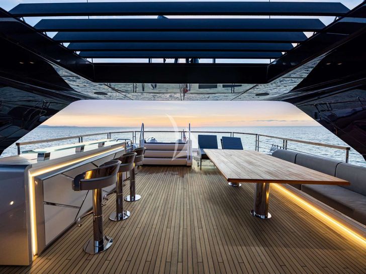 MY SCORPION Sunseeker 100 - flybridge MY SCORPION Sunseeker 100 - flybridge