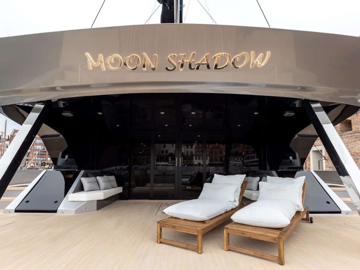 MOON SHADOW Moon Yacht 6TY - sun beds MOON SHADOW Moon Yacht 6TY - sun beds