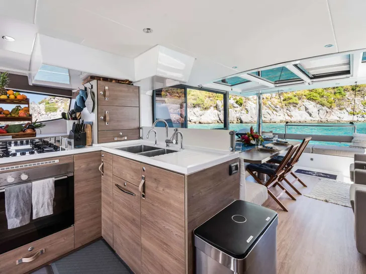 KASIOPEJA Bali 4.8 - galley KASIOPEJA Bali 4.8 - galley