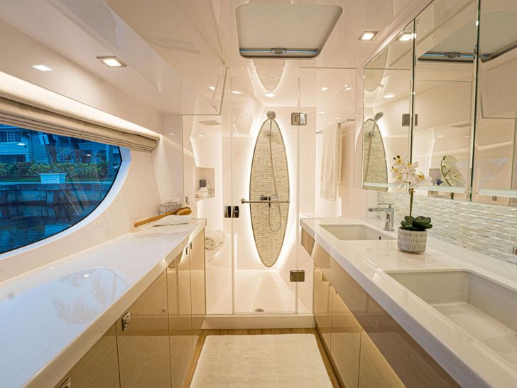 SALUS - Horizon 60,master cabin bathroom SALUS - Horizon 60,master cabin bathroom