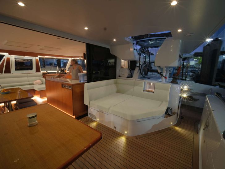 SERENITY - Morrelli Mel 50,saloon and dining area SERENITY - Morrelli Mel 50,saloon and dining area