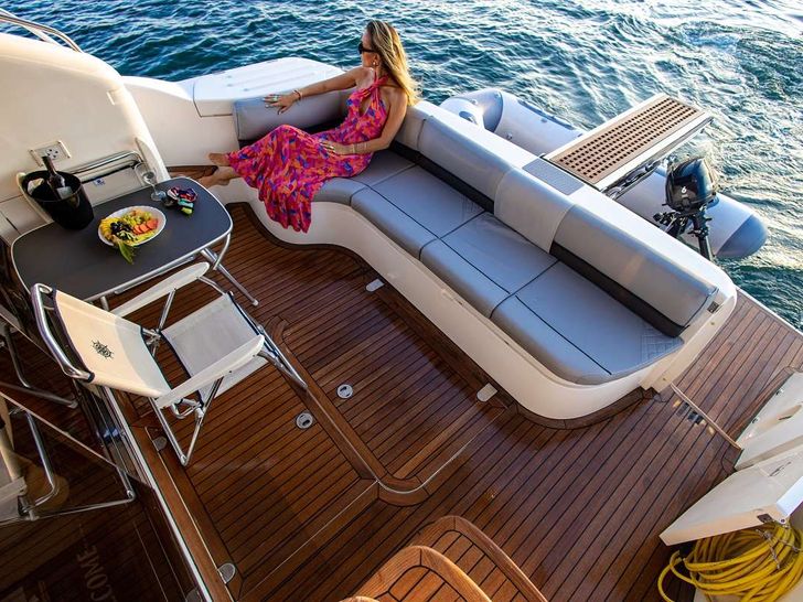 CARINA - Princess 15 m,aft lounge CARINA - Princess 15 m,aft lounge