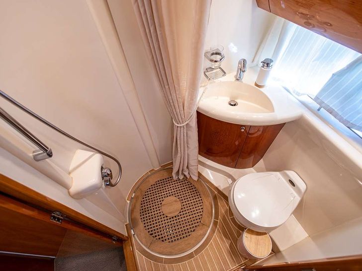 CARINA - Princess 15 m,master cabin bathroom