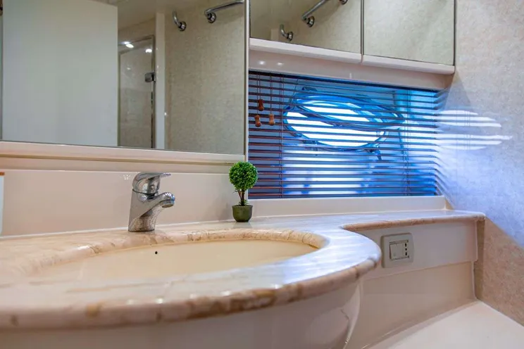 Charter Yacht MIRA - Pershing 55 - 2 Cabins - Athens - Santorini - Greece