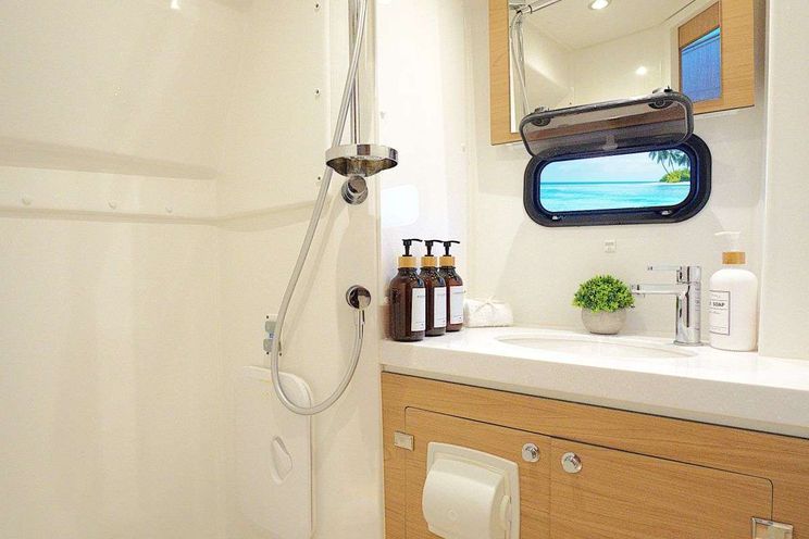 Charter Yacht LEGASEA - Bali 5.4 - 5 Cabins - Tortola - Anegada - Virgin Gorda - BVI - Caribbean