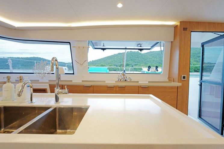 Charter Yacht LEGASEA - Bali 5.4 - 5 Cabins - Tortola - Anegada - Virgin Gorda - BVI - Caribbean