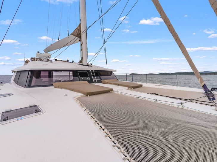 SOME KIND OF WONDERFUL Fountaine Pajot Victoria 67 - net trampoline SOME KIND OF WONDERFUL Fountaine Pajot Victoria 67 - net trampoline