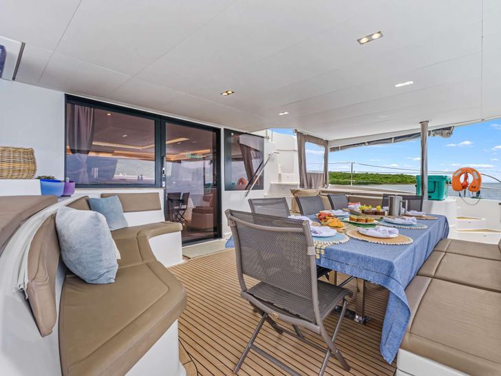 SOME KIND OF WONDERFUL Fountaine Pajot Victoria 67 - aft deck SOME KIND OF WONDERFUL Fountaine Pajot Victoria 67 - aft deck