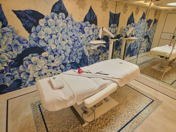 CORAL OCEAN - Lurssen 239 ft.,treatment room CORAL OCEAN - Lurssen 239 ft.,treatment room