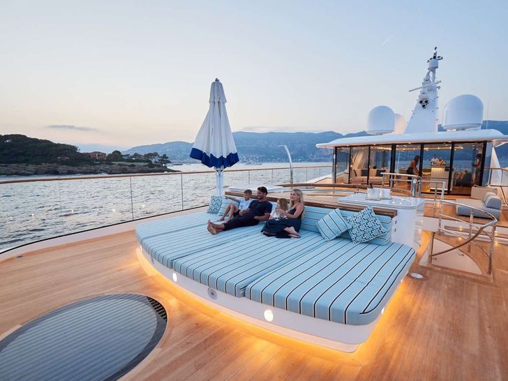 CORAL OCEAN - Lurssen 239 ft.,bronzing area CORAL OCEAN - Lurssen 239 ft.,bronzing area