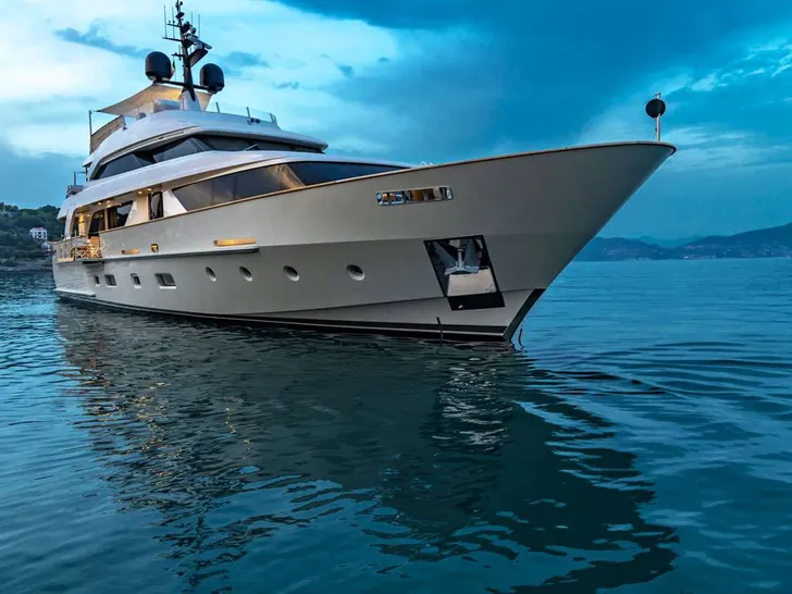ANYTHING GOES V - San Lorenzo 34 m,side profile ANYTHING GOES V - San Lorenzo 34 m,side profile