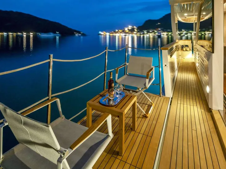 ANYTHING GOES V - San Lorenzo 34 m,side balcony ANYTHING GOES V - San Lorenzo 34 m,side balcony