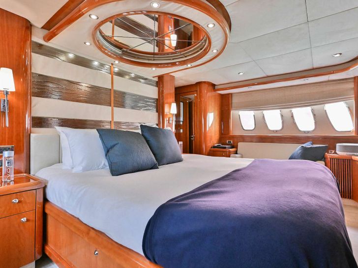 AQUA ALBERTI - Sunseeker 82,main cabin AQUA ALBERTI - Sunseeker 82,main cabin