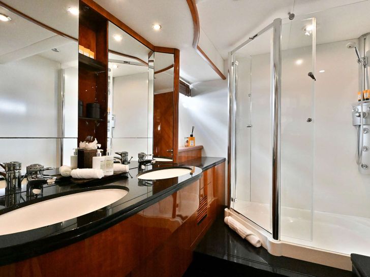 AQUA ALBERTI - Sunseeker 82,main cabin bathroom AQUA ALBERTI - Sunseeker 82,main cabin bathroom