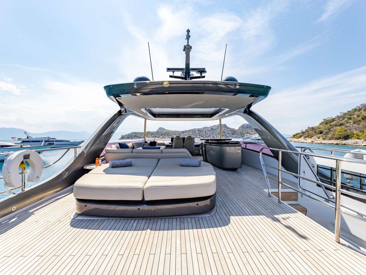 VISTA Princess Y85 - flybridge VISTA Princess Y85 - flybridge