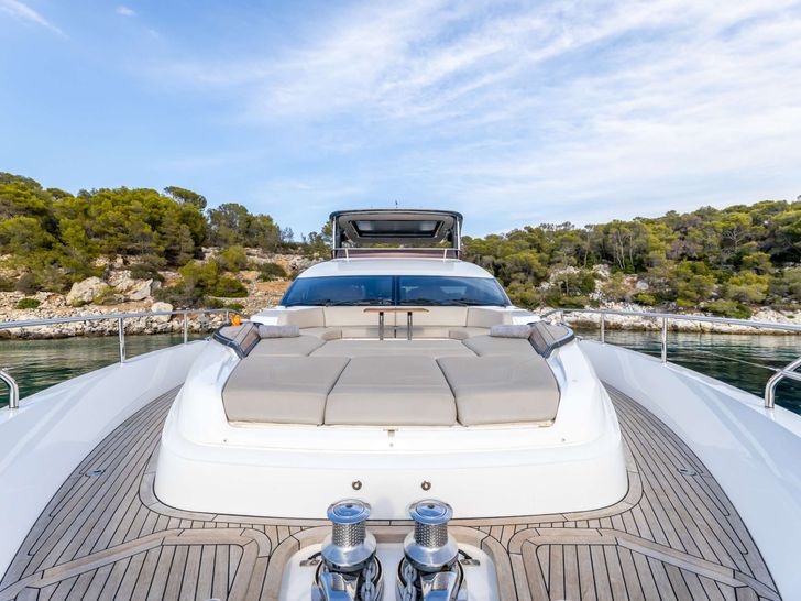 VISTA Princess Y85 - foredeck VISTA Princess Y85 - foredeck