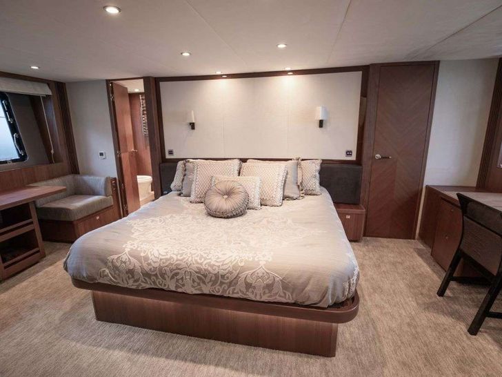 PRAYING FOR OVERTIME Princess UK 85 - master cabin PRAYING FOR OVERTIME Princess UK 85 - master cabin