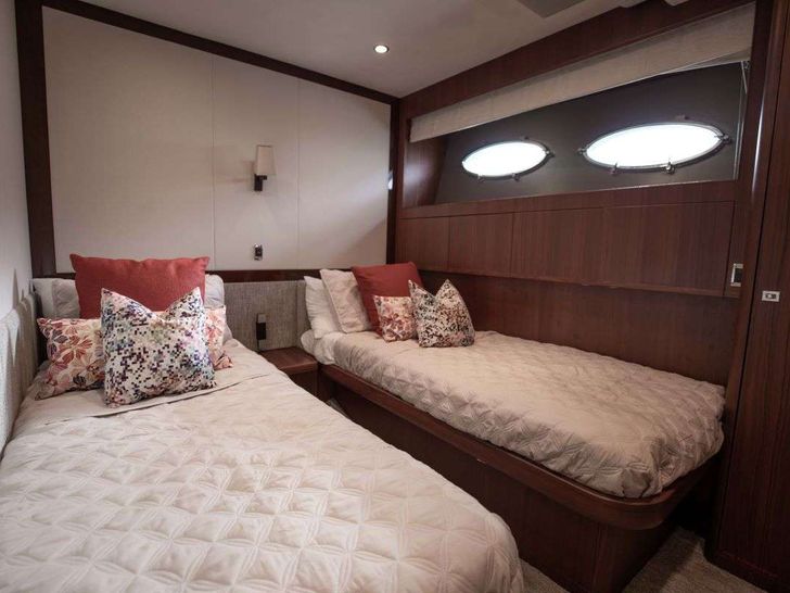 PRAYING FOR OVERTIME Princess UK 85 - twin cabin PRAYING FOR OVERTIME Princess UK 85 - twin cabin