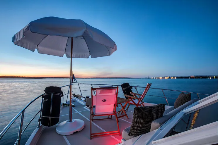 Charter Yacht TIMELESS 62 - Offshore 62 - 3 Cabins - Nassau - Exumas - Bahamas