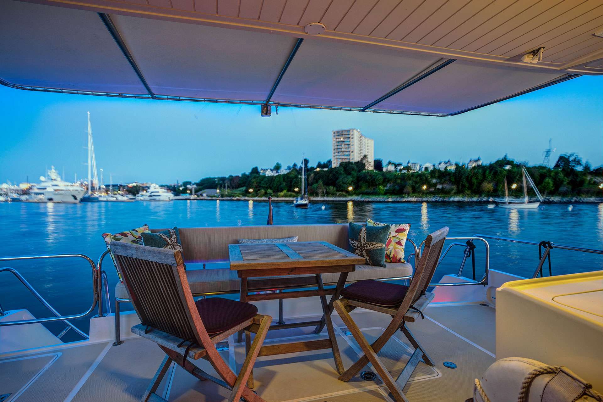 Charter Yacht TIMELESS 62 - Offshore 62 - 3 Cabins - Nassau - Exumas - Bahamas