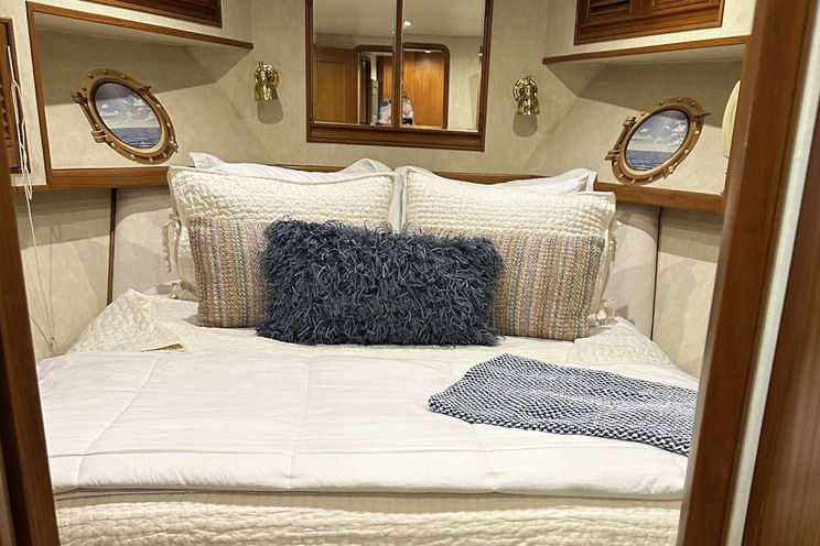 Charter Yacht TIMELESS 62 - Offshore 62 - 3 Cabins - Nassau - Exumas - Bahamas