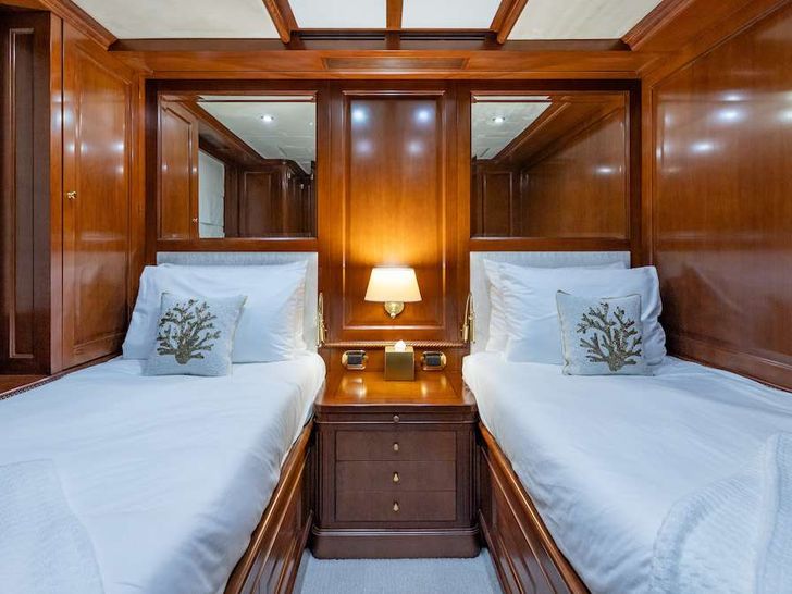 NAMASTE Benetti 121 - twin cabin 1 NAMASTE Benetti 121 - twin cabin 1