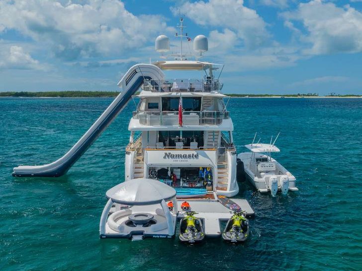 NAMASTE - Benetti 121,stern view