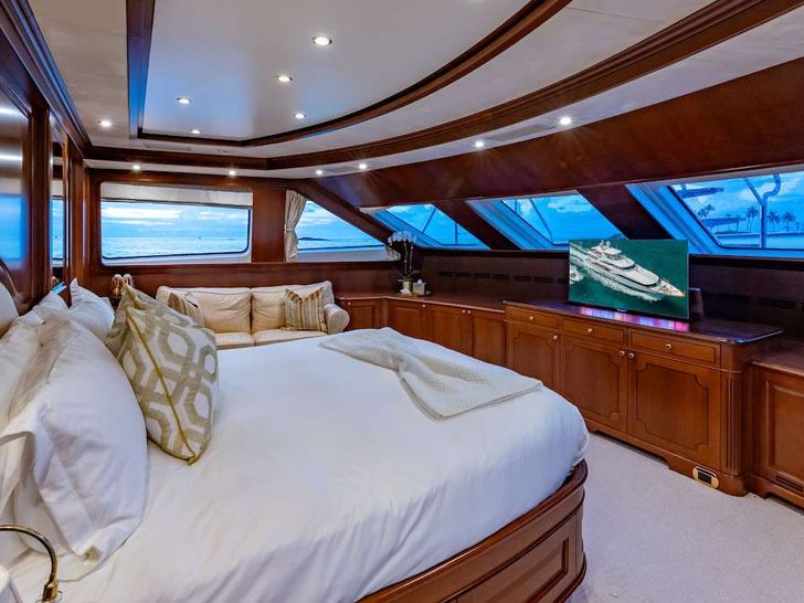 NAMASTE Benetti 121 - master cabin side view NAMASTE Benetti 121 - master cabin side view