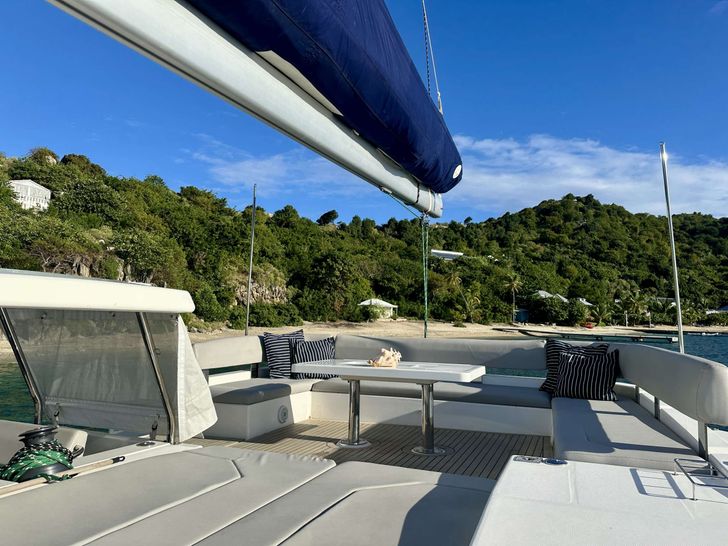 ABBY NORMAL TO Leopard 50 - flybridge ABBY NORMAL TO Leopard 50 - flybridge