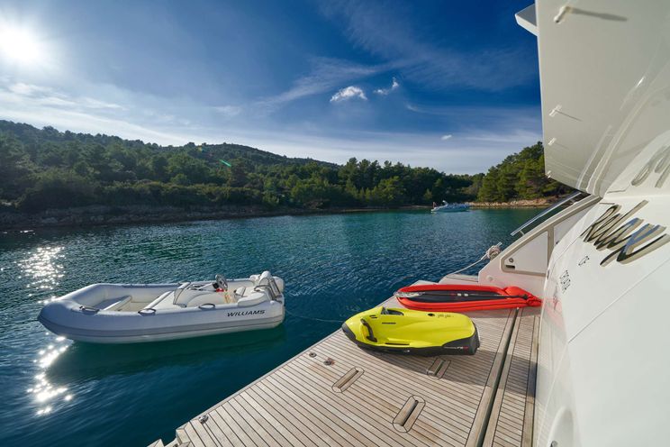 Charter Yacht RELAX OF CROATIA - Azimut 72 Fly - 4 Cabins - Sukošan - Split - Dubrovnik - Hvar - Croatia