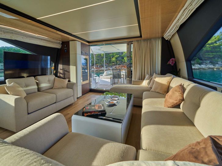 RELAX OF CROATIA Azimut 72 Fly - saloon RELAX OF CROATIA Azimut 72 Fly - saloon