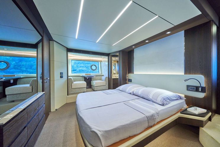 Charter Yacht RELAX OF CROATIA - Azimut 72 Fly - 4 Cabins - Sukošan - Split - Dubrovnik - Hvar - Croatia