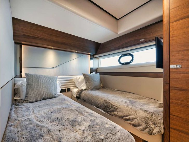 HOOKED HER Princess V78 - twin cabin convertible to queen HOOKED HER Princess V78 - twin cabin convertible to queen