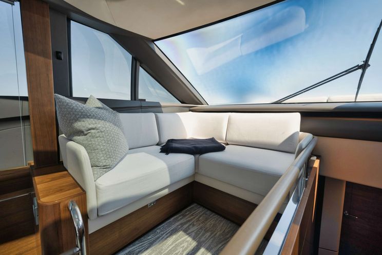 Charter Yacht HOOKED HER - Princess V78 - 3 Cabins - Nassau - Exumas - Bahamas