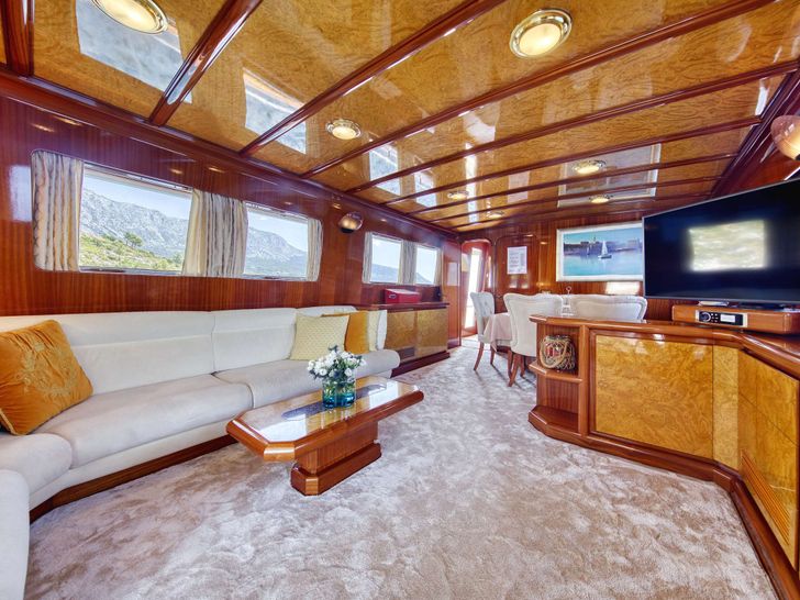 CUSTOM BLANKA Custom Built Aluminum Cutter 22m - saloon CUSTOM BLANKA Custom Built Aluminum Cutter 22m - saloon