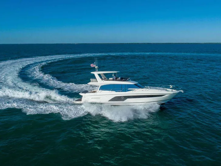 PRESTIGE 590 SHAFT Jeanneau Prestige 590 Fly - cruising PRESTIGE 590 SHAFT Jeanneau Prestige 590 Fly - cruising