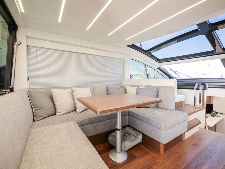 X Sunseeker Predator 50 - saloon seating and dining X Sunseeker Predator 50 - saloon seating and dining
