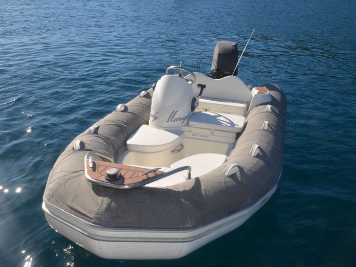 LADY MARIGOT Privilege Alliaura Marine Group 58 - dinghy LADY MARIGOT Privilege Alliaura Marine Group 58 - dinghy