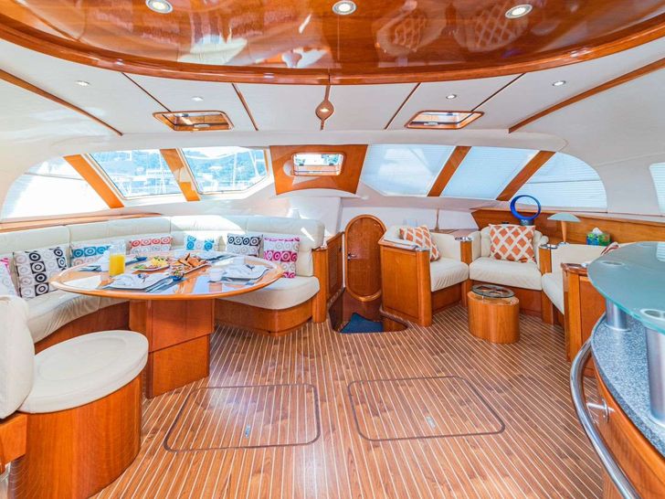 LADY MARIGOT Privilege Alliaura Marine Group 58 - saloon LADY MARIGOT Privilege Alliaura Marine Group 58 - saloon