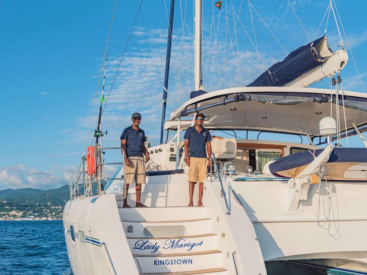 LADY MARIGOT Privilege Alliaura Marine Group 58 - crew by the stern LADY MARIGOT Privilege Alliaura Marine Group 58 - crew by the stern