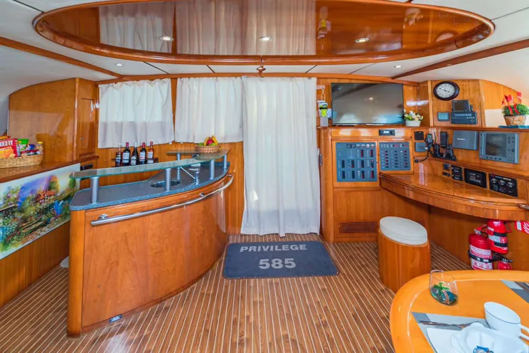 Charter Yacht LADY MARIGOT - Privilege Alliaura Marine Group 58 - 4 Cabins - St Martin - St Barths - Leewards - Caribbean