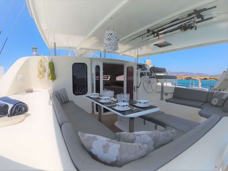 NOVA Robertson and Caine 43 - aft deck NOVA Robertson and Caine 43 - aft deck