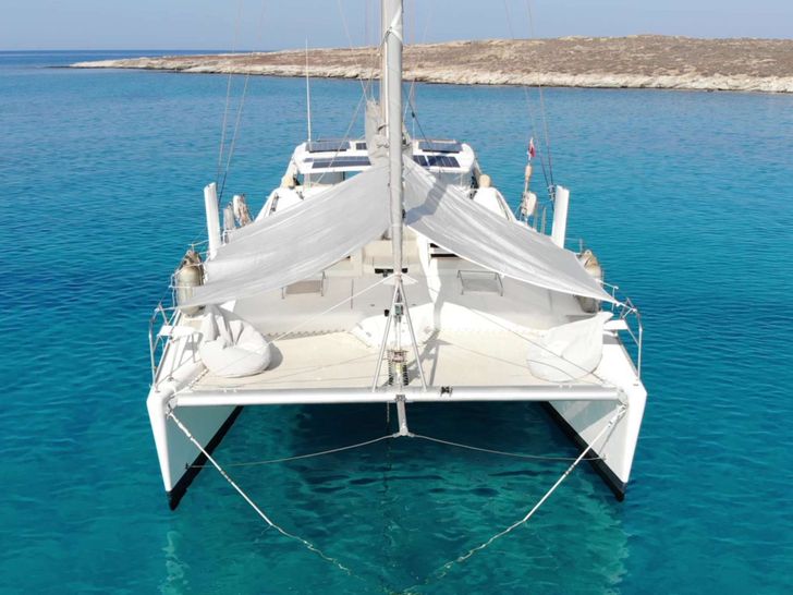 NOVA Robertson and Caine 43 - foredeck shot NOVA Robertson and Caine 43 - foredeck shot