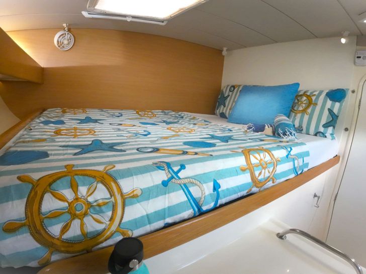 NOVA Robertson and Caine 43 - cabin 2 NOVA Robertson and Caine 43 - cabin 2