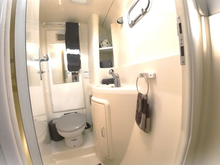 NOVA Robertson and Caine 43 - cabin bathroom NOVA Robertson and Caine 43 - cabin bathroom