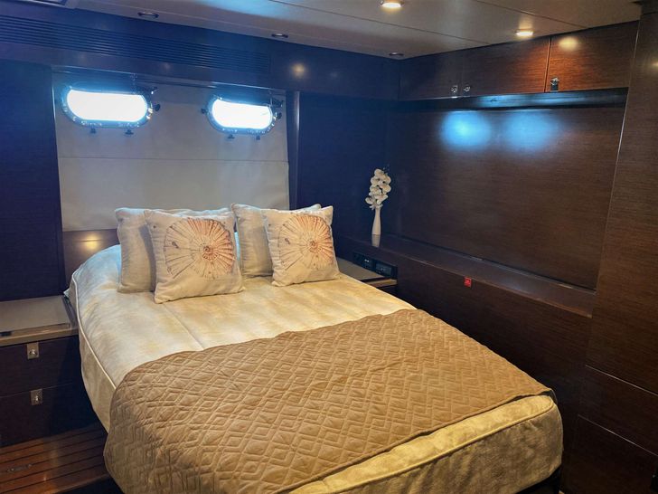 AMMONITE Nordhavn Custom 23m - VIP cabin 1 AMMONITE Nordhavn Custom 23m - VIP cabin 1