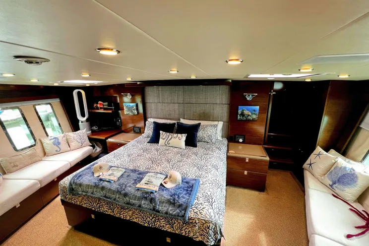 Charter Yacht AMMONITE - Nordhavn Custom 23m - 3 Cabins - Abaco - Nassau - Exumas - Bahamas