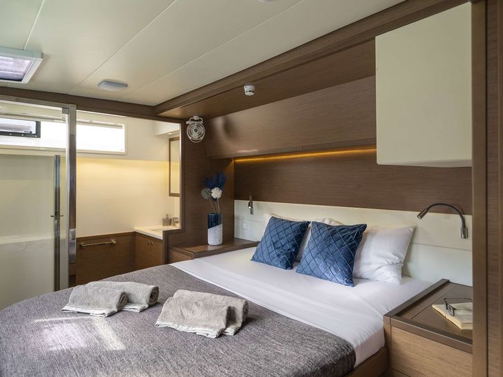 TAMIRO Lagoon 52 - master cabin TAMIRO Lagoon 52 - master cabin