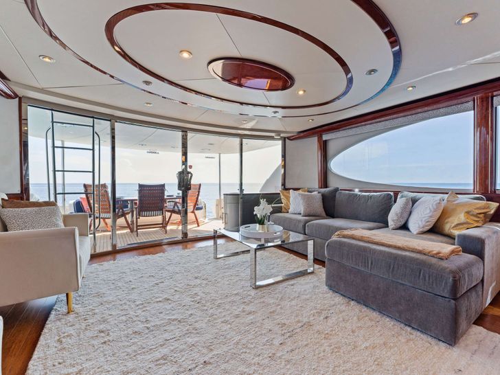 CORAGGIO - Main Salon CORAGGIO - Main Salon