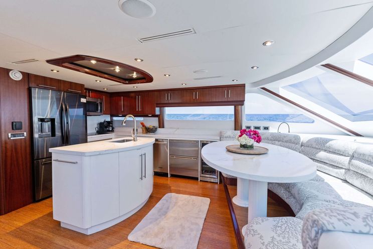 Charter Yacht CORAGGIO - LAZZARA 80 - 3 Cabins - Fort Lauderdale - Miami - Bahamas